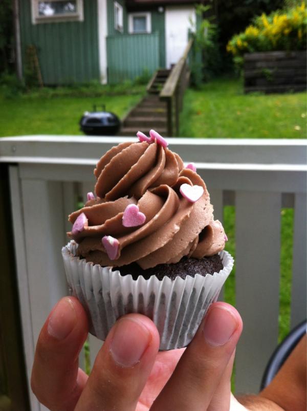 annaSLjohansson's tweet photo. Himmelskt gott! #bemycupcake http://t.co/DCWKr8zt