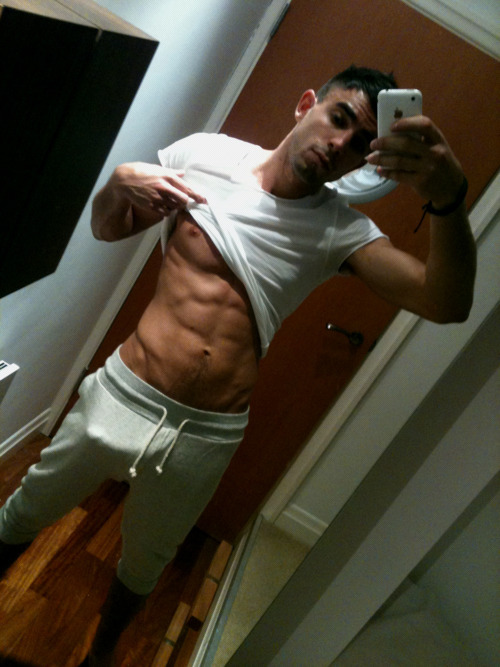 "@GuysDaily2: Hot Bulge " .