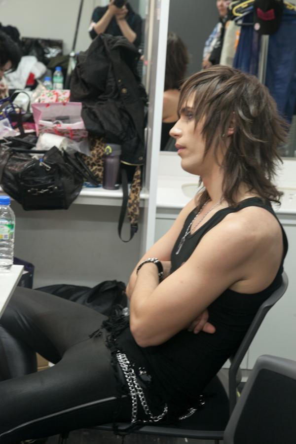 axiaofficial's tweet photo. Deep concentration XD http://t.co/bfOAm5ns