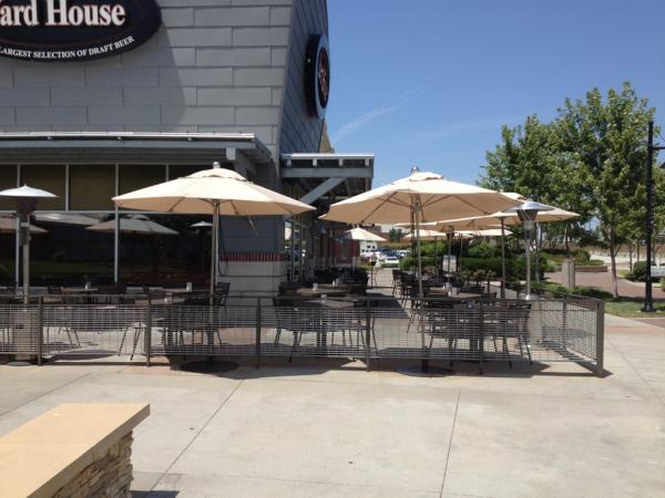 MadDogDarse's tweet photo. You now it's spicey out when the patio is out of the question #110allday http://t.co/RDqjYryJ