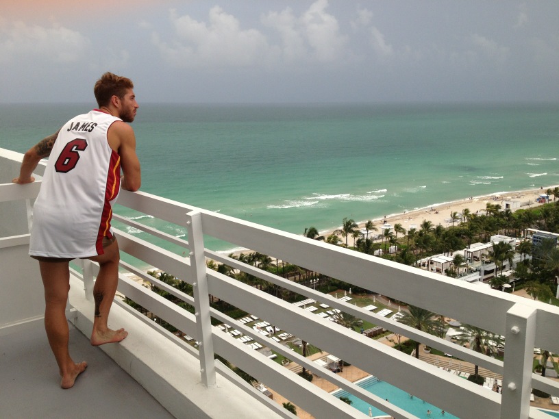 Ayc0mkoCUAIc4Xp.jpg:large