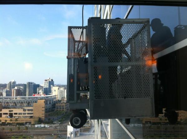 bjenkins's tweet photo. As someone who's afraid of heights, I can't imagine a worse job. http://t.co/0rHMguTm