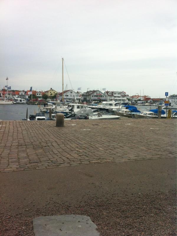 annaSLjohansson's tweet photo. Strosar på Marstrand med @alpetersson http://t.co/cfZhQLzJ