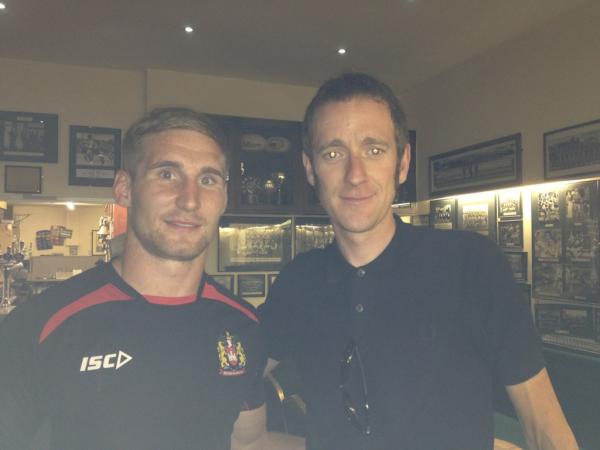 #wiganerheaven RT <a href="/samtomkins1/">sam tomkins</a>: Not often you get to meet a Tour De France champion !!! thanks <a href="/bradwiggins/">Brad</a> #honoured