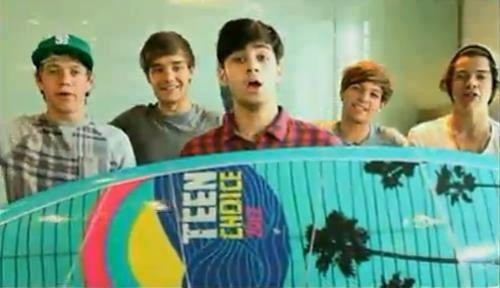 About1DMexico's tweet photo. Hagamos TT #TheWorldLoves1DHBD Go! Go! http://t.co/GB8myTZo