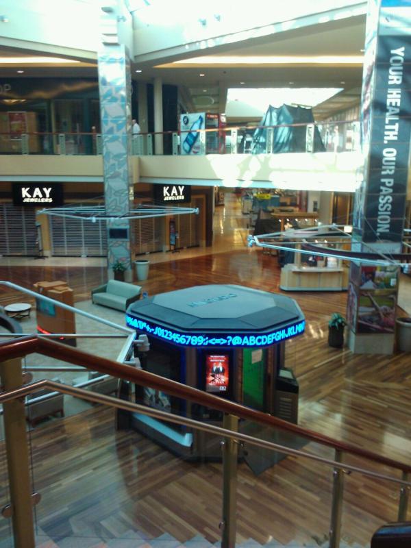 shankk_mee's tweet image. I feel so awkward being the only person in the mall #notopen