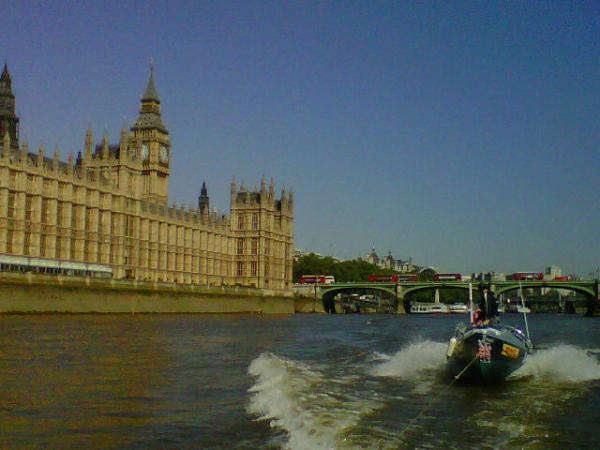 OAtlanticRow's tweet image. Fantastic day on the water in London Town to finish off the OAR. Thanks team!