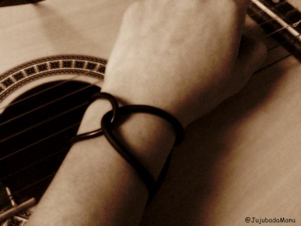 JujubadaManu's tweet photo. Isso te lembra alguém ....?  @manugavassi http://t.co/sqSGDnAO
