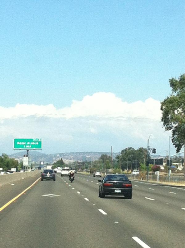 emjo98's tweet image. Driving to tahoe🚙☀ #boringdrive #hotel #exited