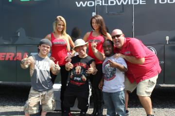 Timmy is my hero! Haha work this weekend w Annie and @HalfPintBrawler http://t.co/WZfeH6w7<a href="/tag/trashy"class="tags"><span>#trashy</span></a>