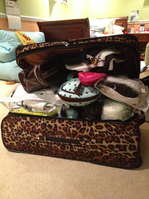 em_lask's tweet image. Packing isn&apos;t my strong suit 😖 #justsayin #pointsforeffort