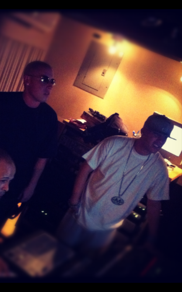 KENDOTHEDEMON's tweet photo. 3 discos. http://t.co/uN6vIufJ