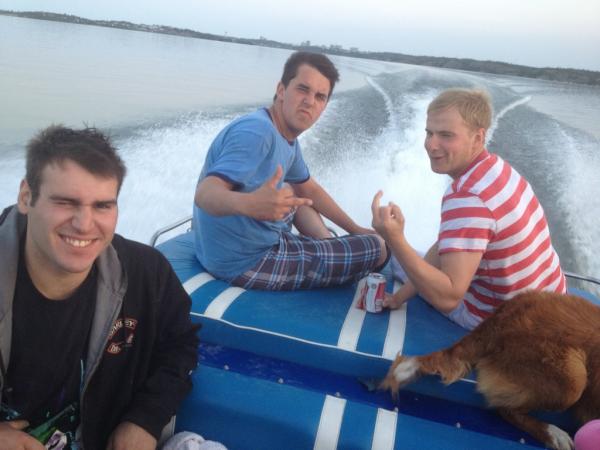 MikeyMcBryan's tweet photo. Out boating with the Hay River boys in Yellowknife #LifeinTheKnife this makes the winters worth it. http://t.co/Zb8gIEq3
