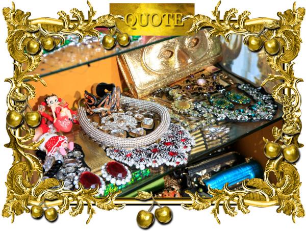 annadellorusso's tweet photo. #styleTips for wearing accessories > #rules2 > Choose only OFF-scale, HUGE, OVER-size, accessories. http://t.co/MBJjpyLH