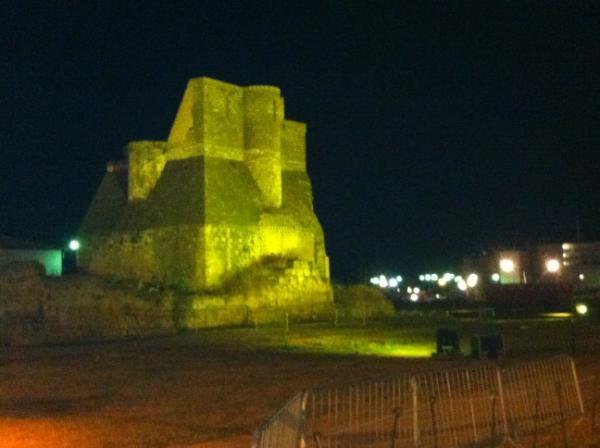 RobertoBolle's tweet photo. “@antonio_loverde: @RobertoBolle live castello a mare Palermo http://t.co/D4XSNqrt” il 28 luglio balleremo qui!