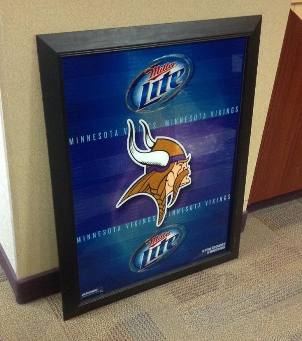 VikingsPromos's tweet image. Todays giveaway is this HUGE Miller/Vikes reflective frame. Very unique, cant buy one anywhere! RT to win, must be 21+.