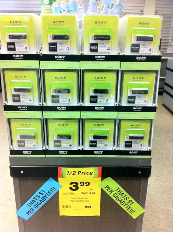 AlanTaylor1988's tweet photo. @DaveHayze half price USB sticks! http://t.co/60XbgD1u