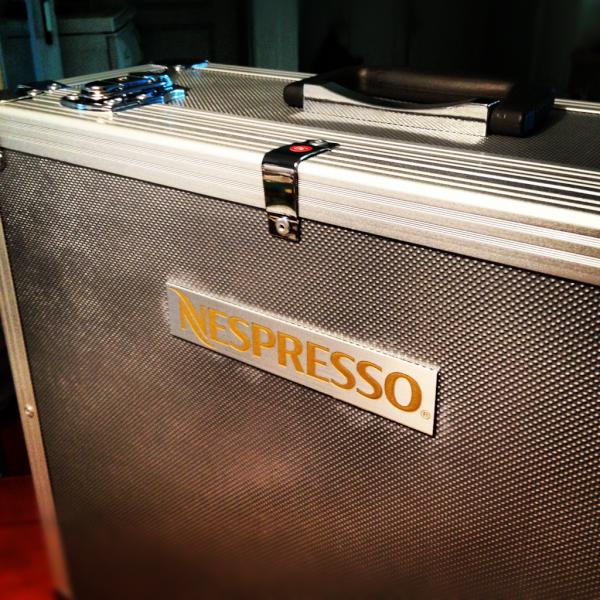 treecode's tweet photo. 정말 깜짝 놀랬어요! 엄청난 포스의 네스프레소 철제가방! 이 안에는 과연 무엇이?! #네스프레소_ http://t.co/yFXLDode