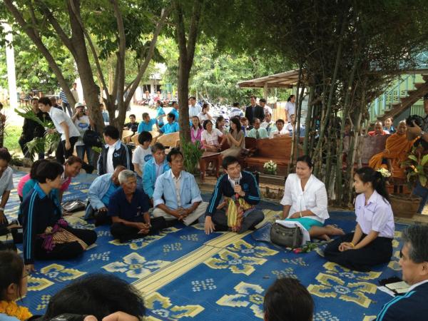 Abhisit_DP tweet picture