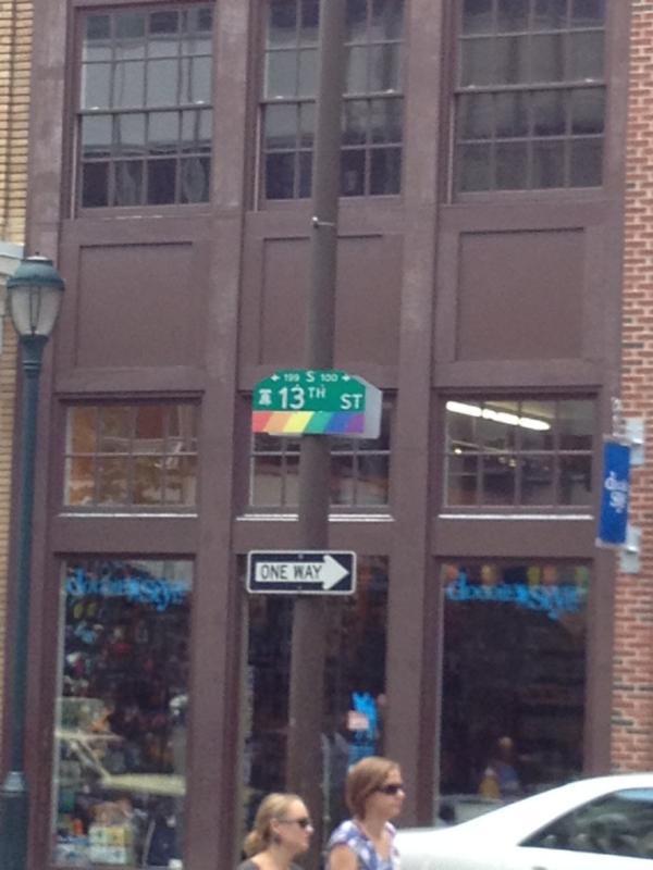 Jgravedigger23's tweet photo. @Gobluegraves @brav23 @RobSquash We followed TJ into a bar and later found out it was a gay bar.. To drunk to notice http://t.co/yYbTyOyj
