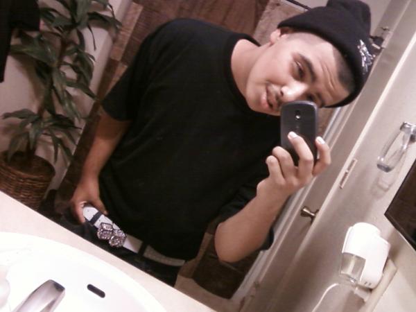 Kevinsitooo's tweet photo. Can I Rock A Beenie? <3 http://t.co/2Hzzo8oo