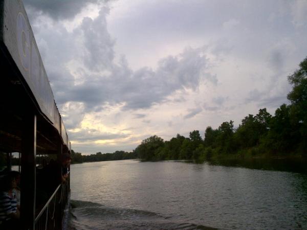 lisaraby's tweet photo. Clouds over the Grand! #ilovemyjob #creepycaledoniaghostcruise http://t.co/dOrl8SXz