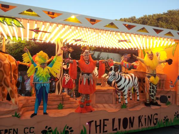 CosyWindows's tweet image. Some really good floats at the #torbaycarnival tonight @TorbayCarnival