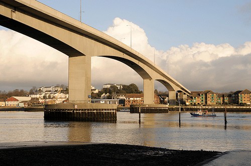 ProveIt78's tweet image. @nancpl and past the brothers under the bridge and across the river on this

#ItchenBridge