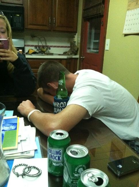 l_Ryan14's tweet image. Upset she won't call :( #3BeerQueer #Depression @jconnors help me out here