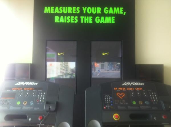 Taksim meydan... Nike game on world. Hazirliklar devam.