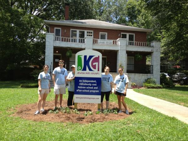 amabrams's tweet image. Wrapping up a fulfilling day helping @anafuchs with @Jewish_Atlanta with #mitzvahday #jewishatl