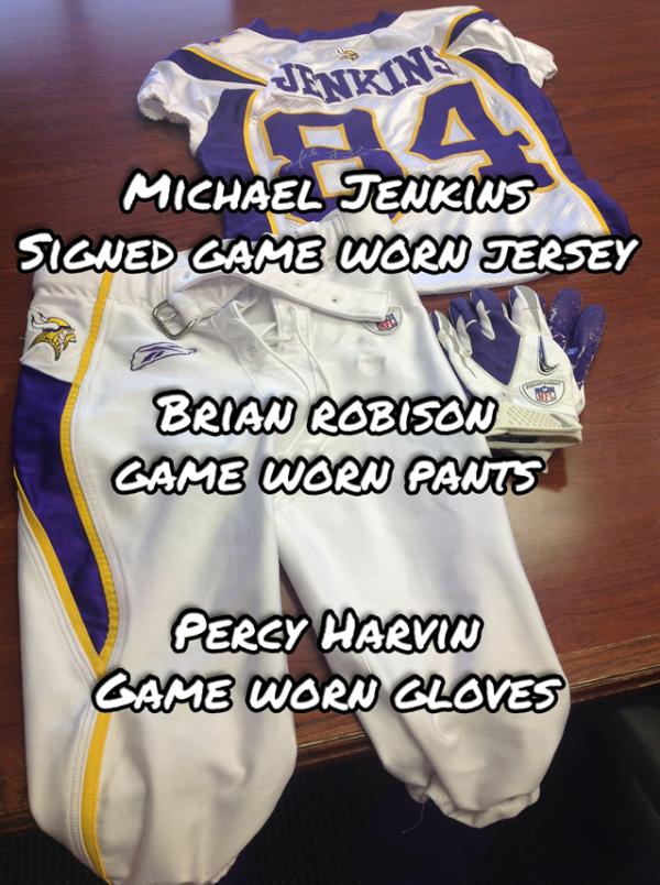 VikingsPromos's tweet image. Todays giveaway is a game worn jersey, pants, &amp;amp; gloves (see pic for details). RT to win, 1 person will win ALL of them!