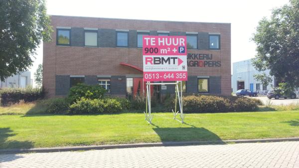 Ook voor borden langs de weg, inclusief stellage, hebben wij een mooie constructie afgeleverd! #RBMT #bedrijfsmakelaar