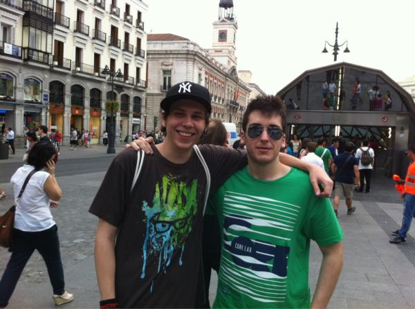 Rubiu5's tweet photo. Con @mangelrogel por fin. EPIC. Estamos grabando una cantidad de gilipolleces que mae mia. http://t.co/nm00YH4Y