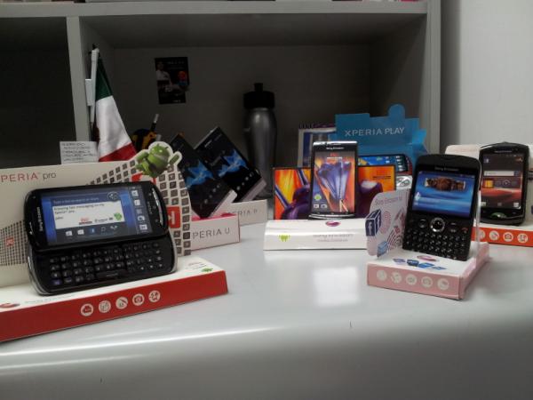 wesiac's tweet image. Todos! #minidisplay #Sony #Xperia #Telcel