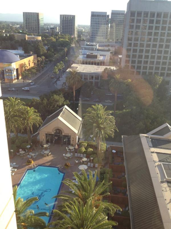 DouchebagProbs's tweet image. When you ask for an ocean view room and you get this shit #DouchebagProblems
