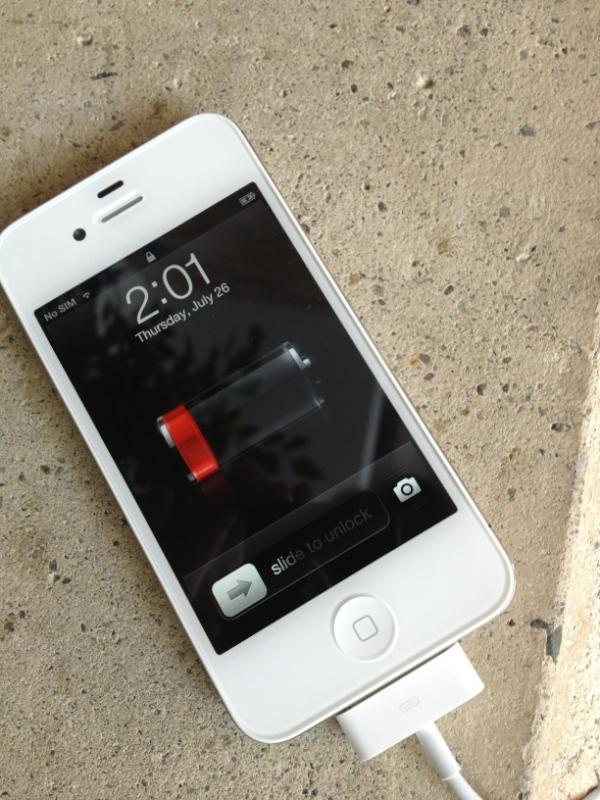 CNETAlwaysOn's tweet image. Waiting for this to charge so we can drop it. A bunch of times. Sadly.