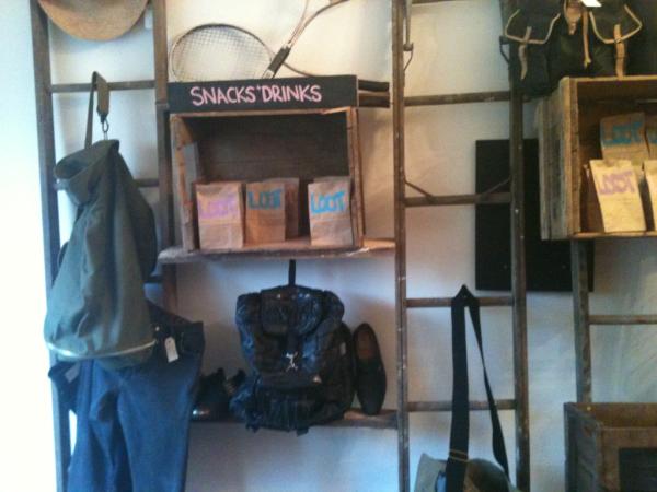 editomagazine's tweet image. More @trinitytuckshop coolness. Love the mix of new and redone!