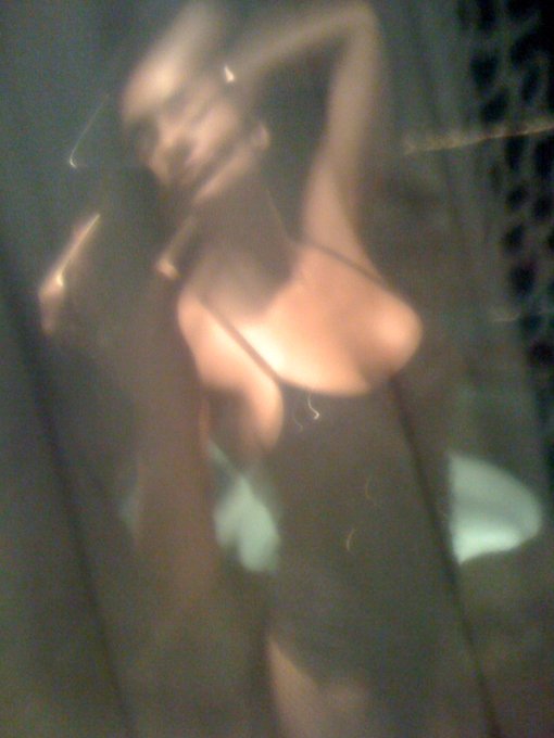 i love distorted pics http://t.co/Z4Xk5Vgz<a href="/tag/tittytuesday"class="tags"><span>#tittytuesday</span></a>