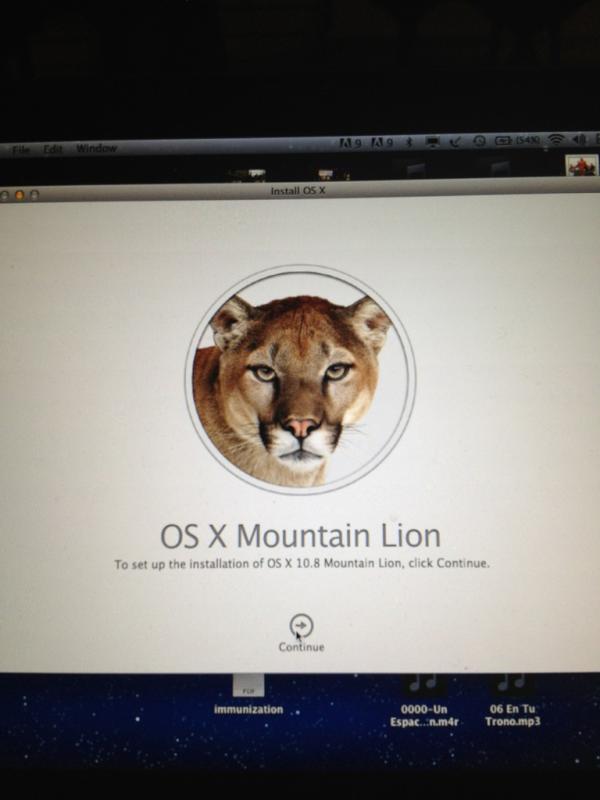 jarios92's tweet image. In the process of downloading #macosxmountainlion. I feel like a little kid getting his kids meal