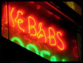 ALIBABAKEBABS's tweet photo. Vai sair pra balada mas tá de barriga vazia?
Começar a noite bem alimentado faz toda a diferença!Só ligar 34871035!! http://t.co/x1SJfdzg
