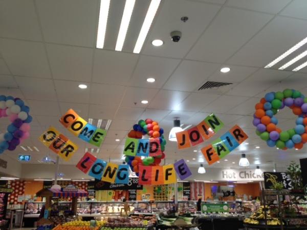 TROYLewis0077's tweet photo. Karama, getting into the Longlife fair @RickALowe2 @DwayneJiggins http://t.co/9dxZVi9Z