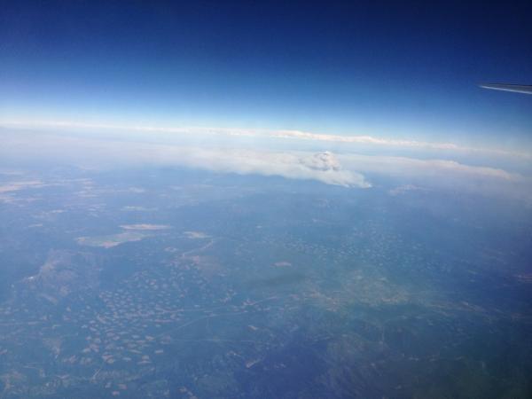 AP_Gear's tweet photo. @TheFireTracker2 somewhere over California (northern). http://t.co/q5rJAX7v