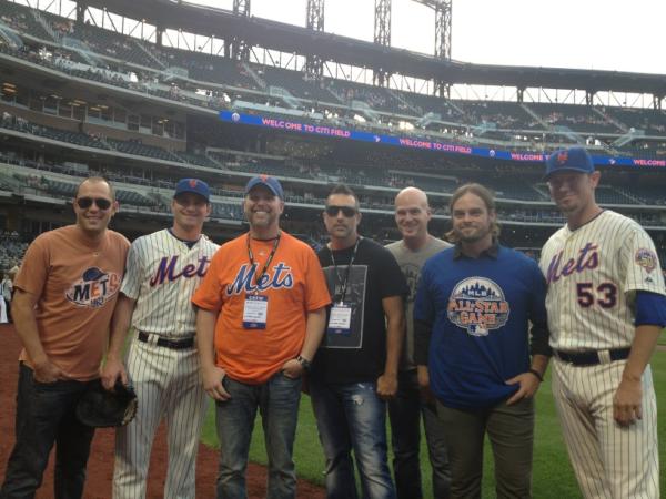 Mets's tweet photo. #imwith28 Daniel Murphy @jeremy_hefner53 with @mercyme before the band's post game show at Citi Field #Mets http://t.co/Et5Y3mr7