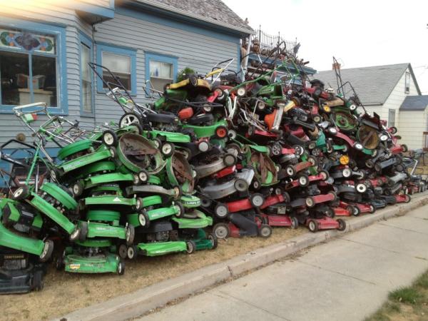 BLassegard's tweet photo. I don't know if this guy has enough mowers http://t.co/2Dm3Rly8