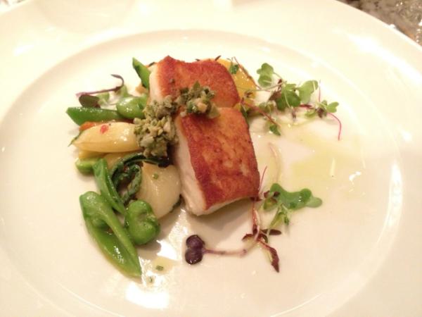 NPHFoodPorn's tweet photo. 4th Course: Local Halibut. Summer vegetables, manila clams &amp; salsa verde. Excellent. http://t.co/IpPUA75L
