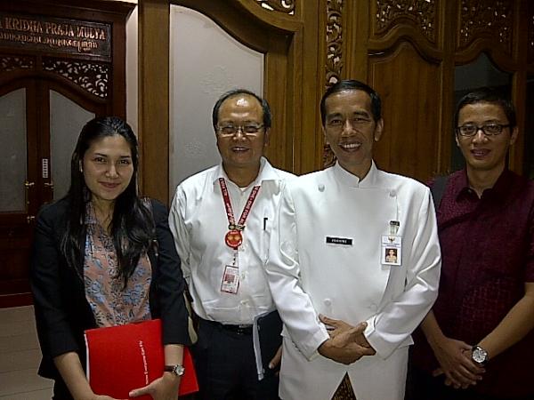 dharmadi53's tweet photo. Great support from Jokowi/ Solo mayor to develop market Solo-Kualumpur http://t.co/TE0aPVLU