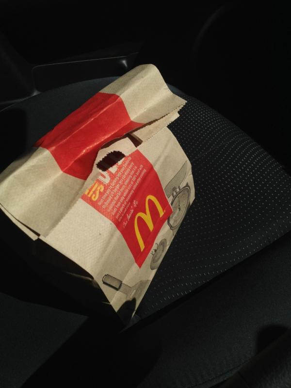 BrokenAlphas's tweet photo. @ragbonehair look what I can eat without any comments from Chaos. http://t.co/4indT6ai