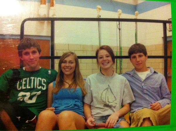 heyitssayd's tweet photo. #ThrowBackThursday @SydneyJCatherin @NaggerIan #seancy 9th grade gym class http://t.co/b35ecVZn
