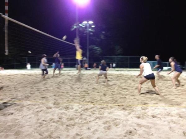 lindsayrick7's tweet photo. @The_Don22 @thedeanbeans @BenBert20 look at ben jumping! It's obviously the play offs! Lol http://t.co/pBvFpi2g